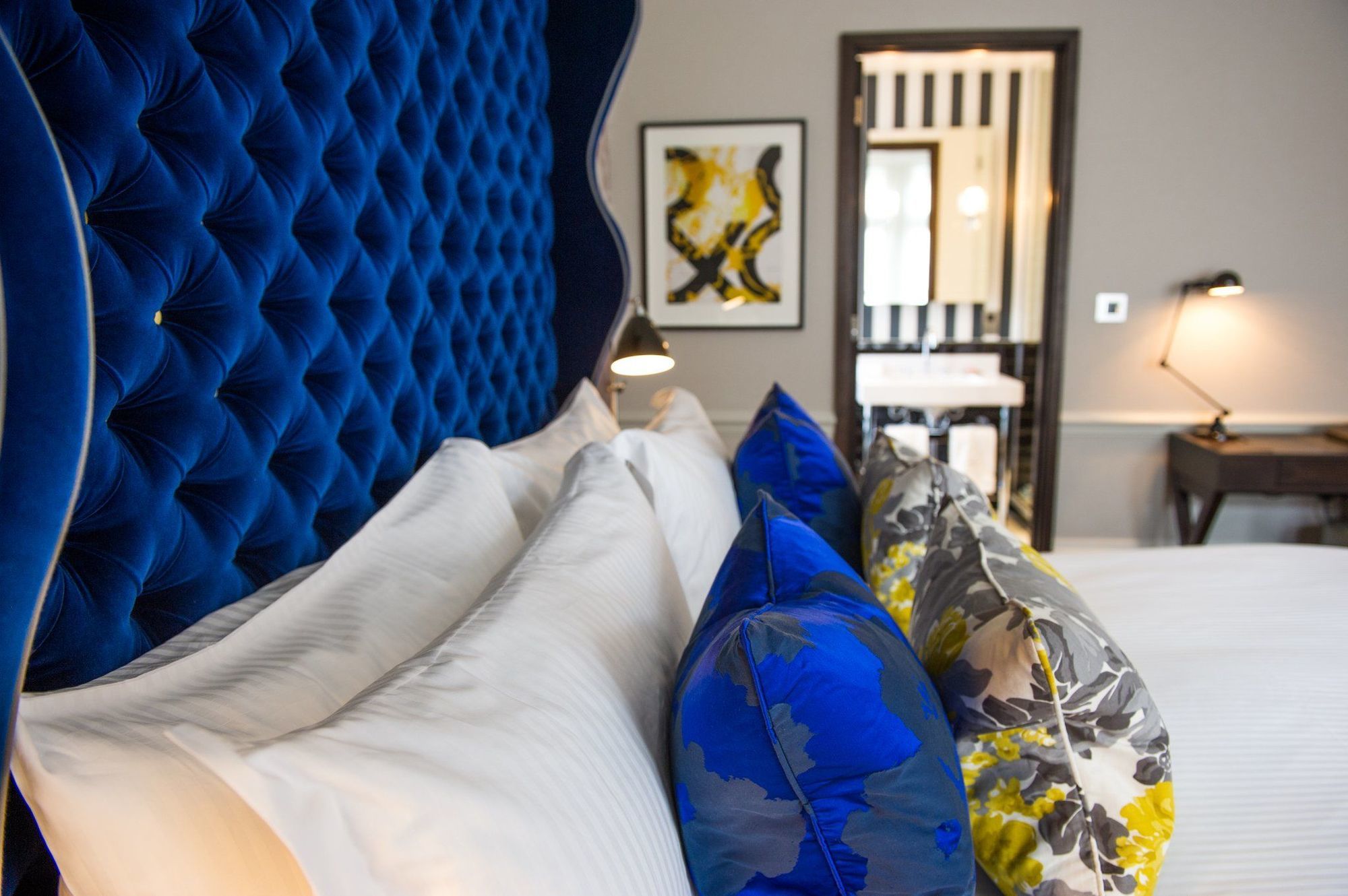 The Ampersand Hotel - Small Luxury Hotels Of The World Londra Camera foto A bedroom at The Ivy Collection