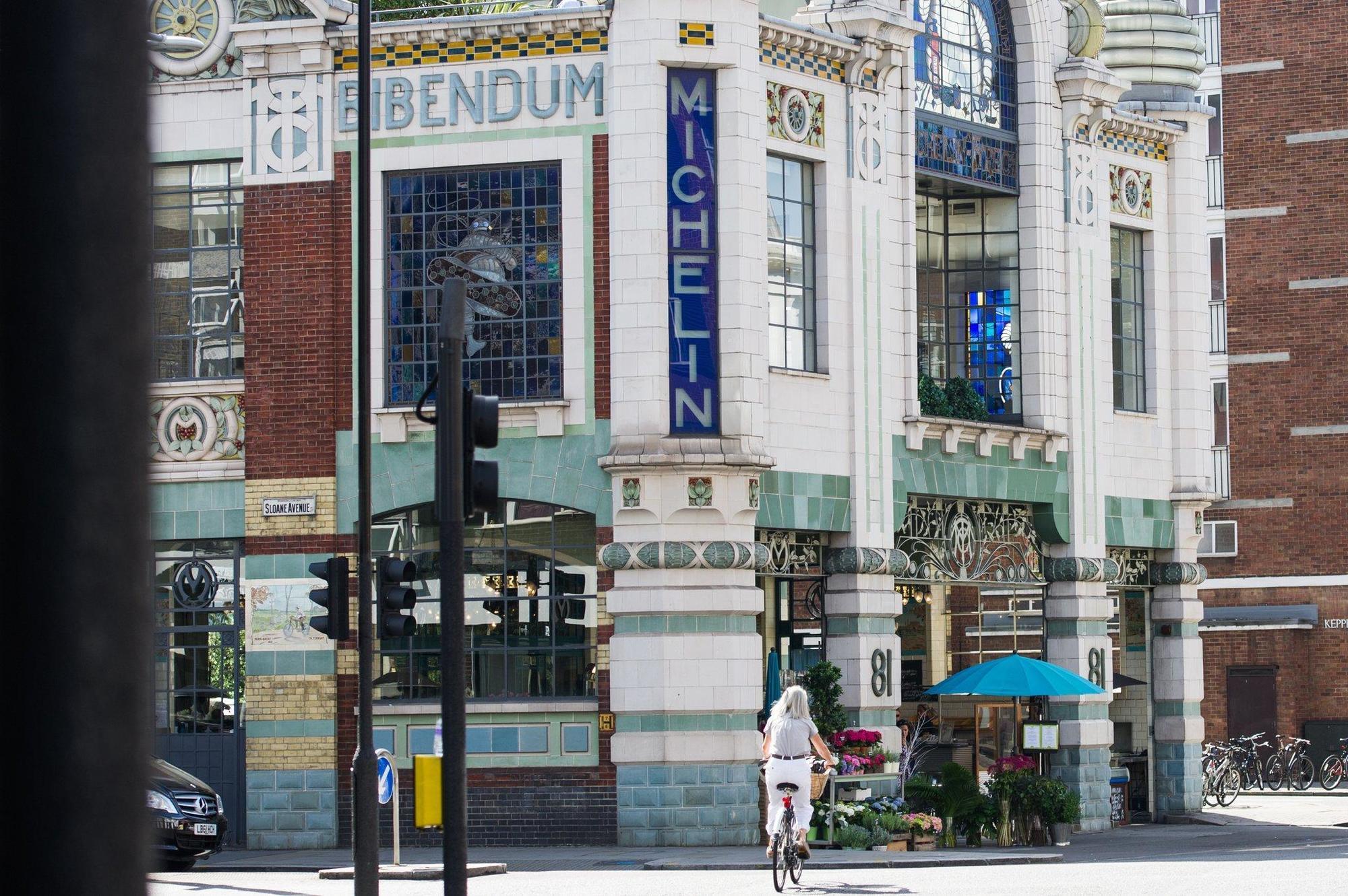 The Ampersand Hotel - Small Luxury Hotels Of The World Londra Esterno foto The former Wyndham's Theatre, now the Zoopla headquarters